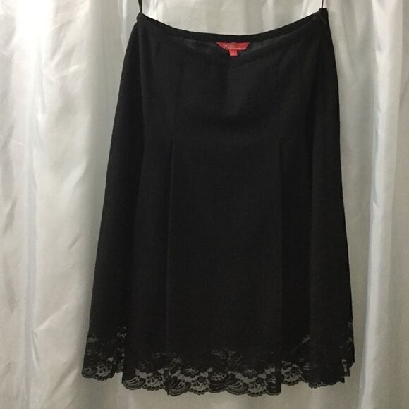 Petite S Black wool Aline skirt lace scalloped hem - Picture 3 of 8